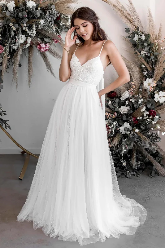 Ethereal Sexy Lace Tulle Spaghetti V-neck A-line Casual Bridal Gown With Court Train-715833